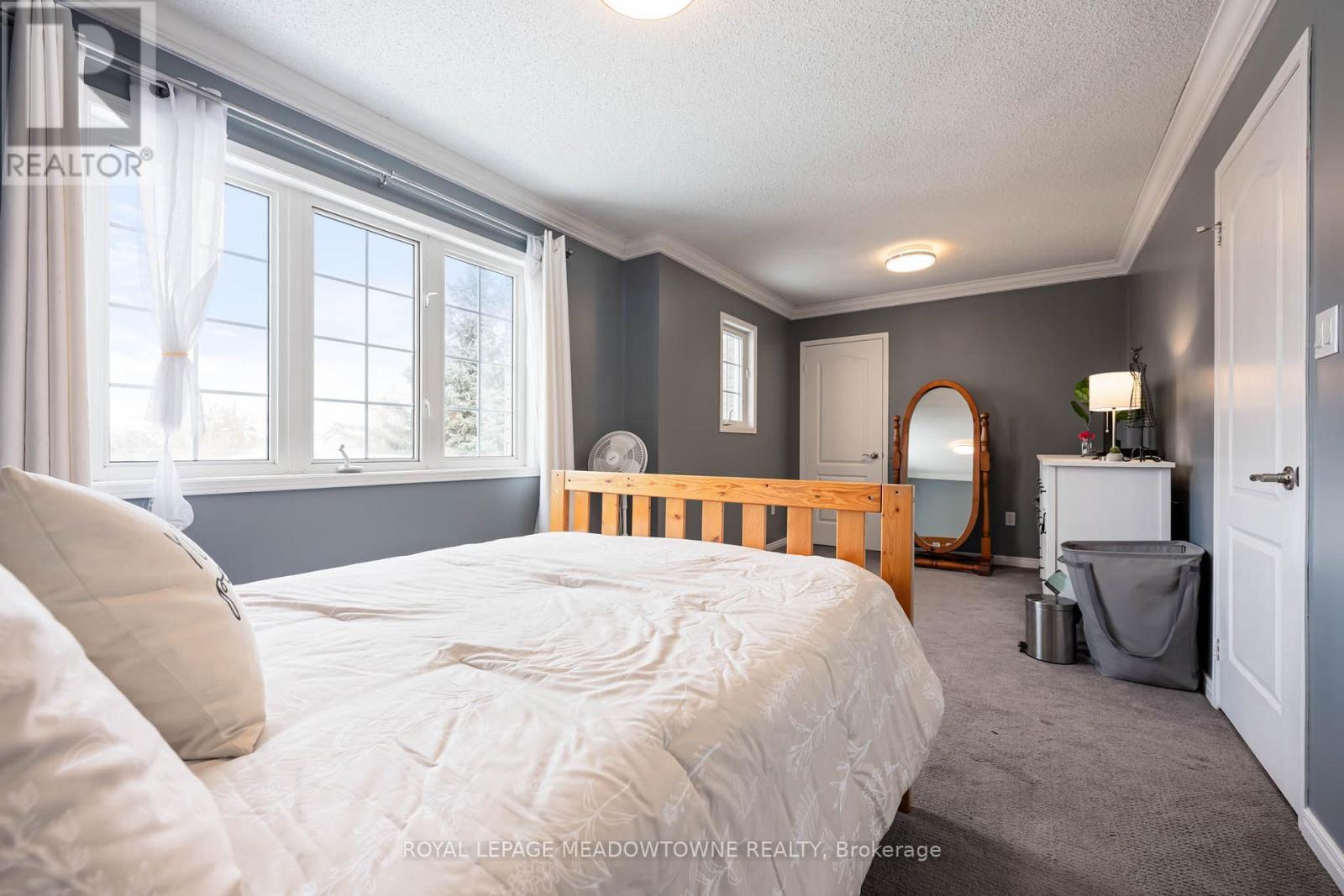 19 Grist Mill Drive, Halton Hills, ON - Indoor Photo Showing Bedroom