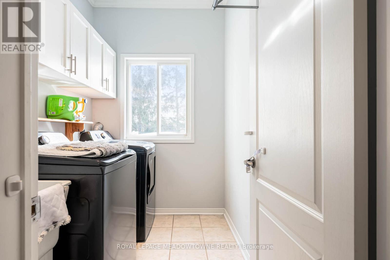 19 Grist Mill Drive, Halton Hills, ON - Indoor Photo Showing Laundry Room