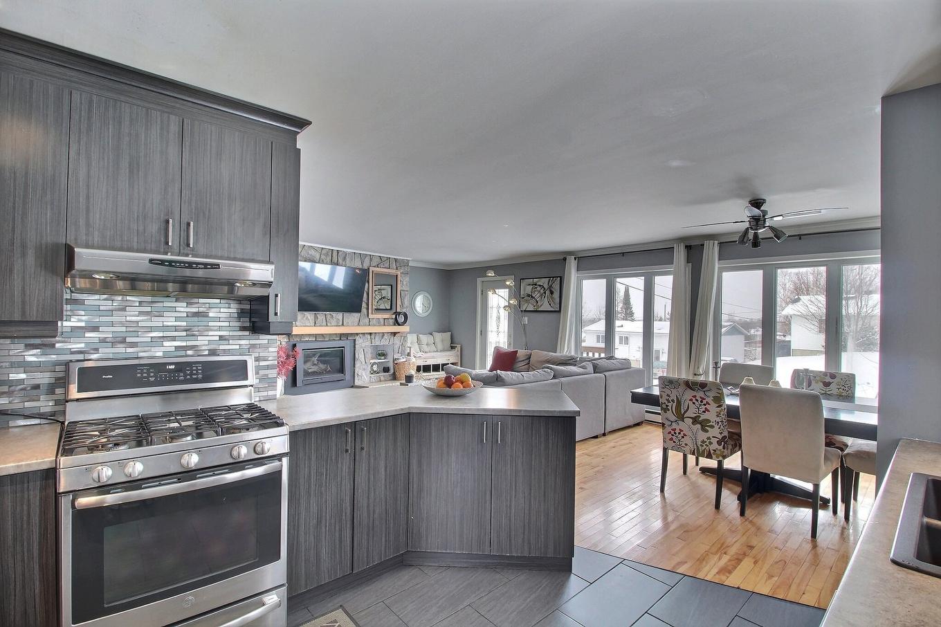 Overall view - 1577 Rue Lawlis, Val-D'Or, QC - Indoor Photo Showing Kitchen