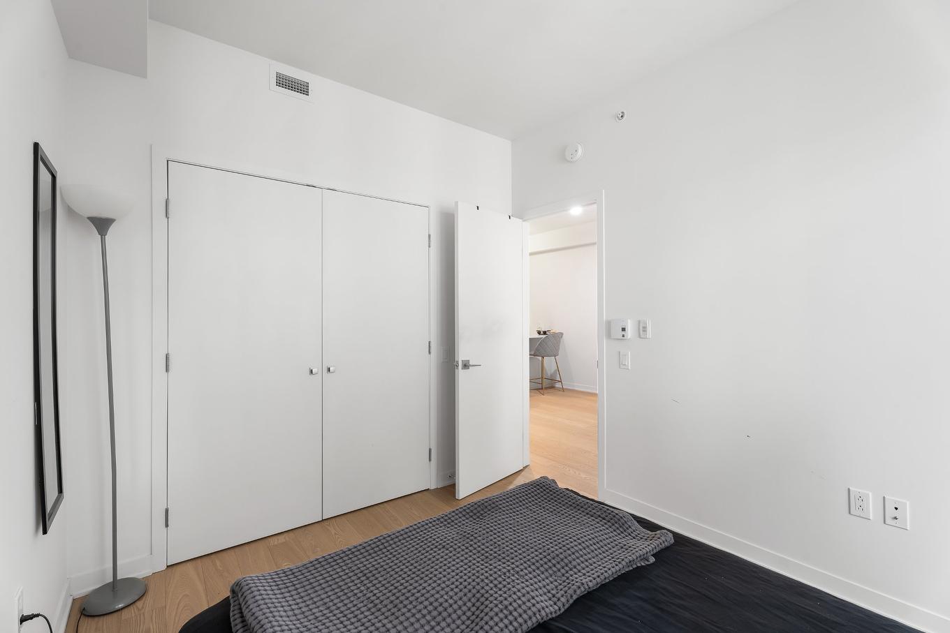 Chambre à coucher - 801-1485 Rue Des Bassins, Montréal (Le Sud-Ouest), QC - Indoor Photo Showing Other Room