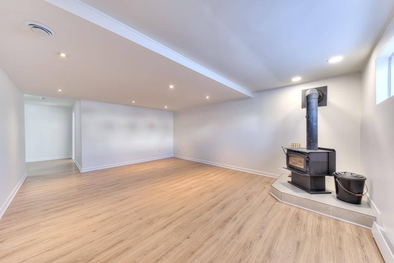 Salle familiale - 2600 Rue Camus, Terrebonne (Terrebonne), QC - Indoor