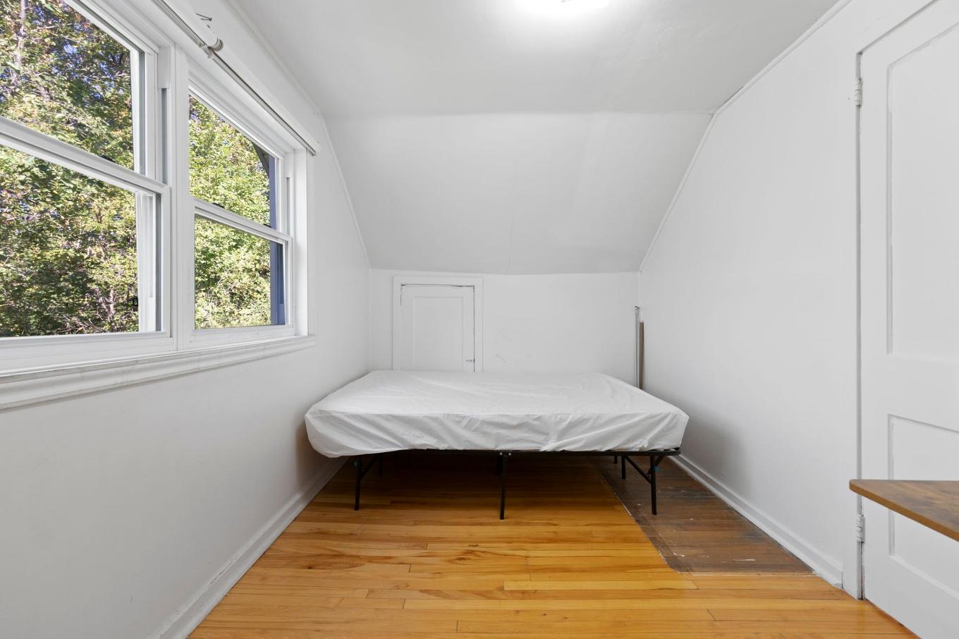 Bedroom - 1410 Rue Jolicoeur, Montréal (Le Sud-Ouest), QC - Indoor Photo Showing Bedroom