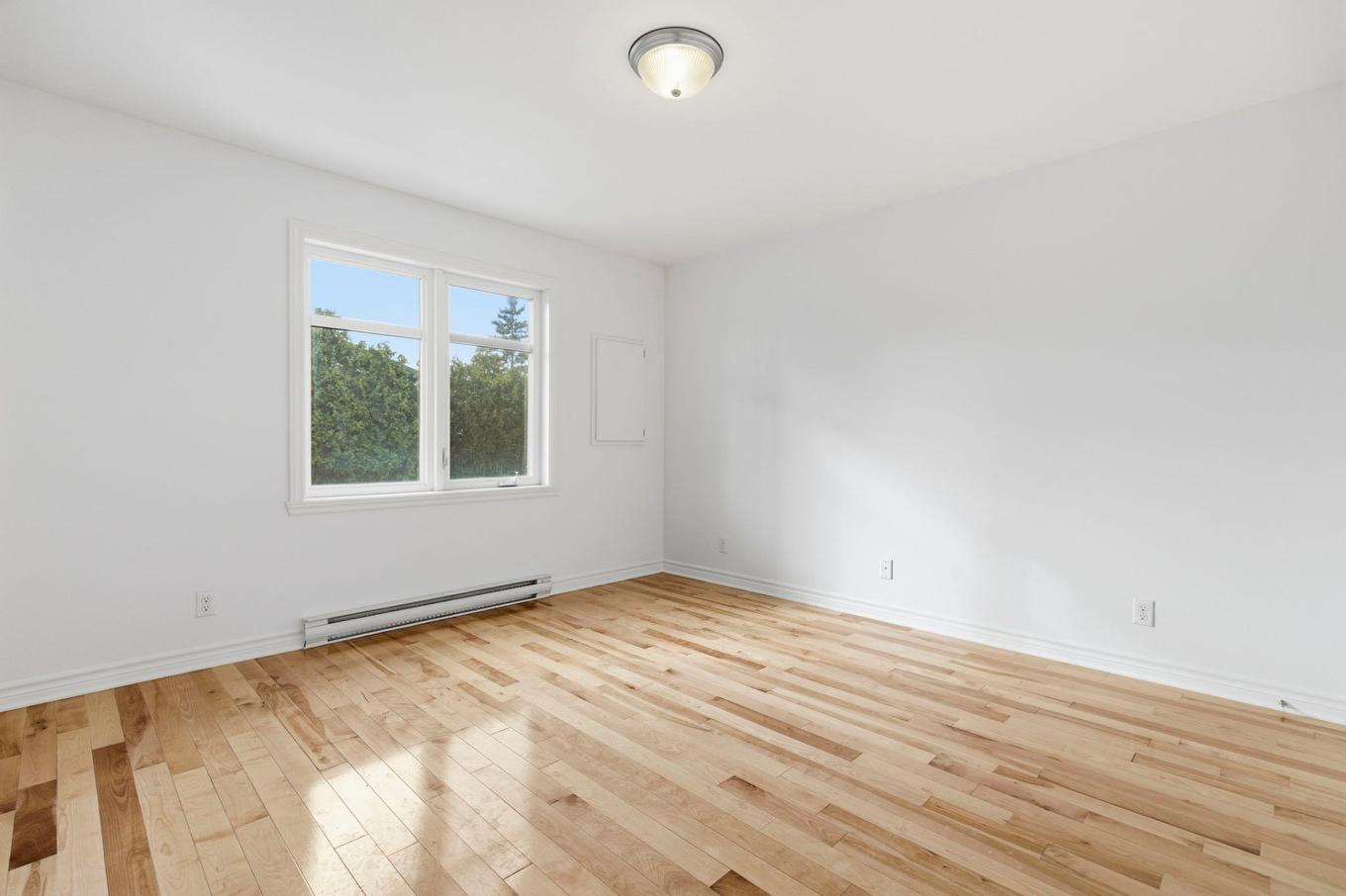 Chambre à coucher principale - 7511 Boul. Cousineau, Longueuil (Saint-Hubert), QC - Indoor Photo Showing Other Room