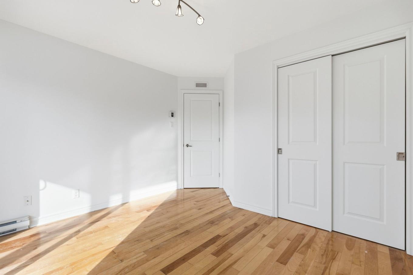 Chambre à coucher - 7511 Boul. Cousineau, Longueuil (Saint-Hubert), QC - Indoor Photo Showing Other Room