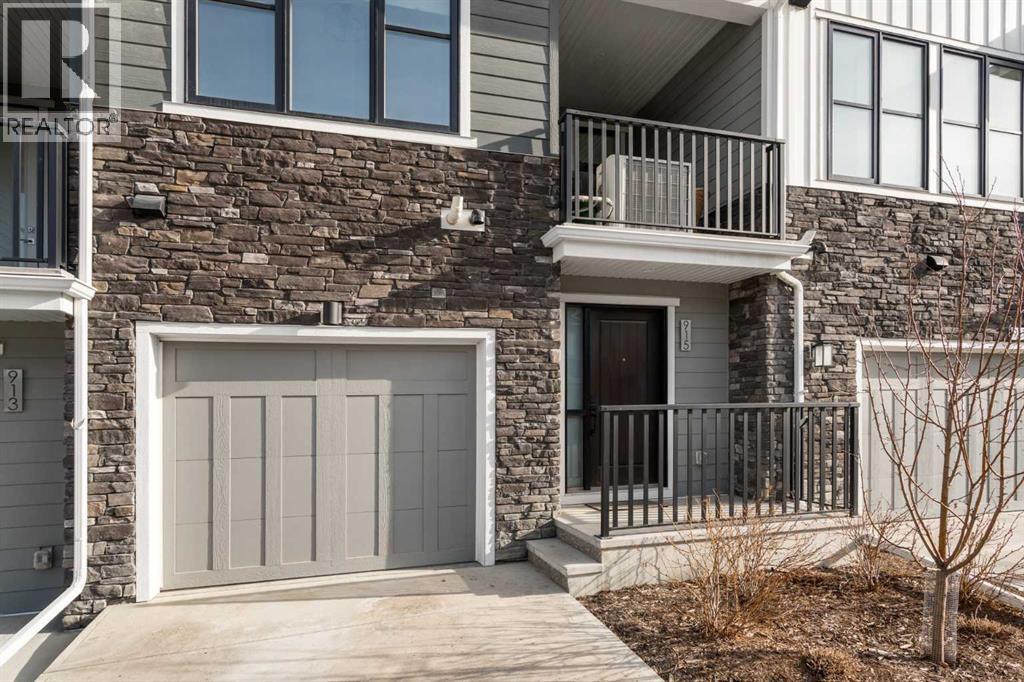 915 Crestridge Common Sw, Calgary, AB - Outdoor With Balcony
