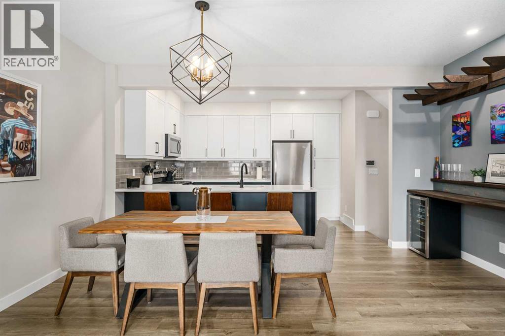 915 Crestridge Common Sw, Calgary, AB - Indoor Photo Showing Dining Room