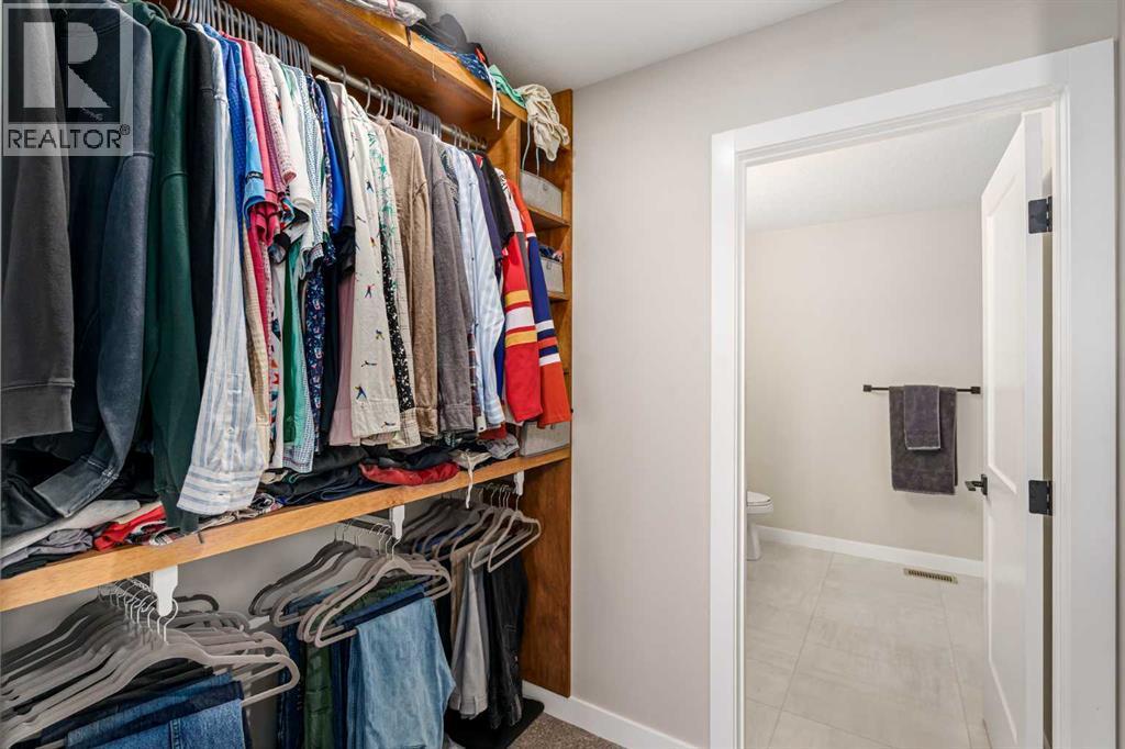 915 Crestridge Common Sw, Calgary, AB - Indoor With Storage