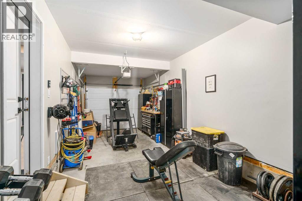 915 Crestridge Common Sw, Calgary, AB - Indoor