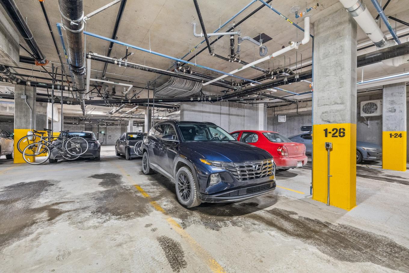 Garage - 656-288 Rue Richmond, Montréal (Le Sud-Ouest), QC - Indoor Photo Showing Garage