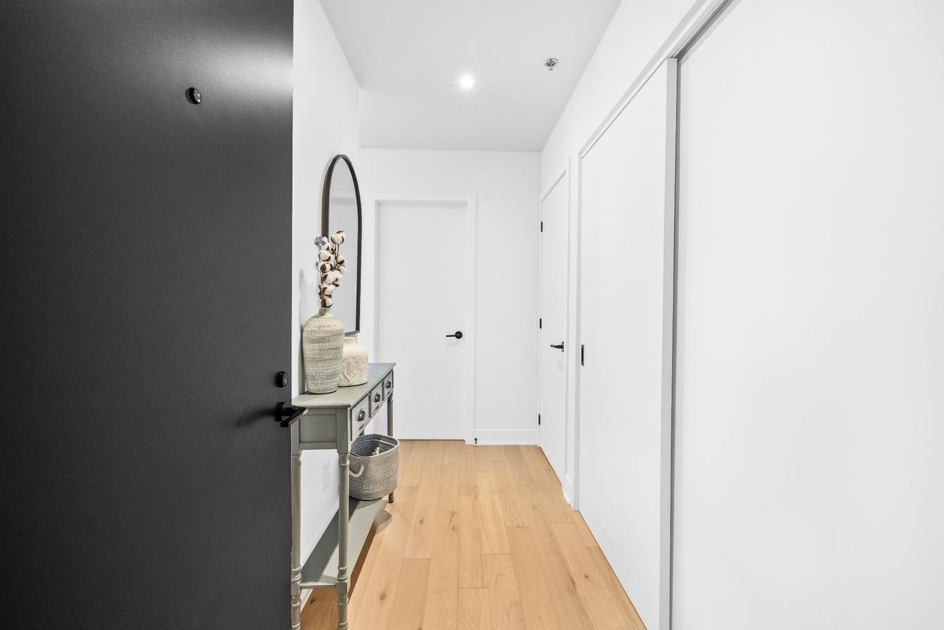 Hall - 656-288 Rue Richmond, Montréal (Le Sud-Ouest), QC - Indoor