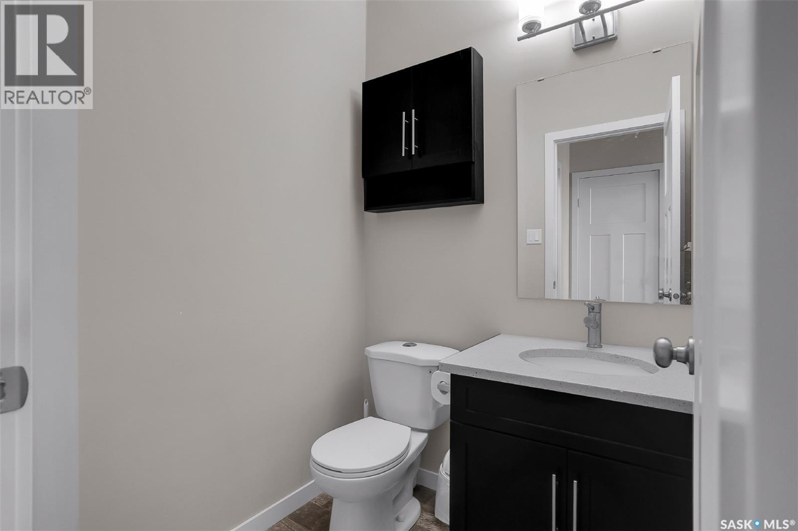 216 545 Hassard Close, Saskatoon, SK - Indoor Photo Showing Bathroom