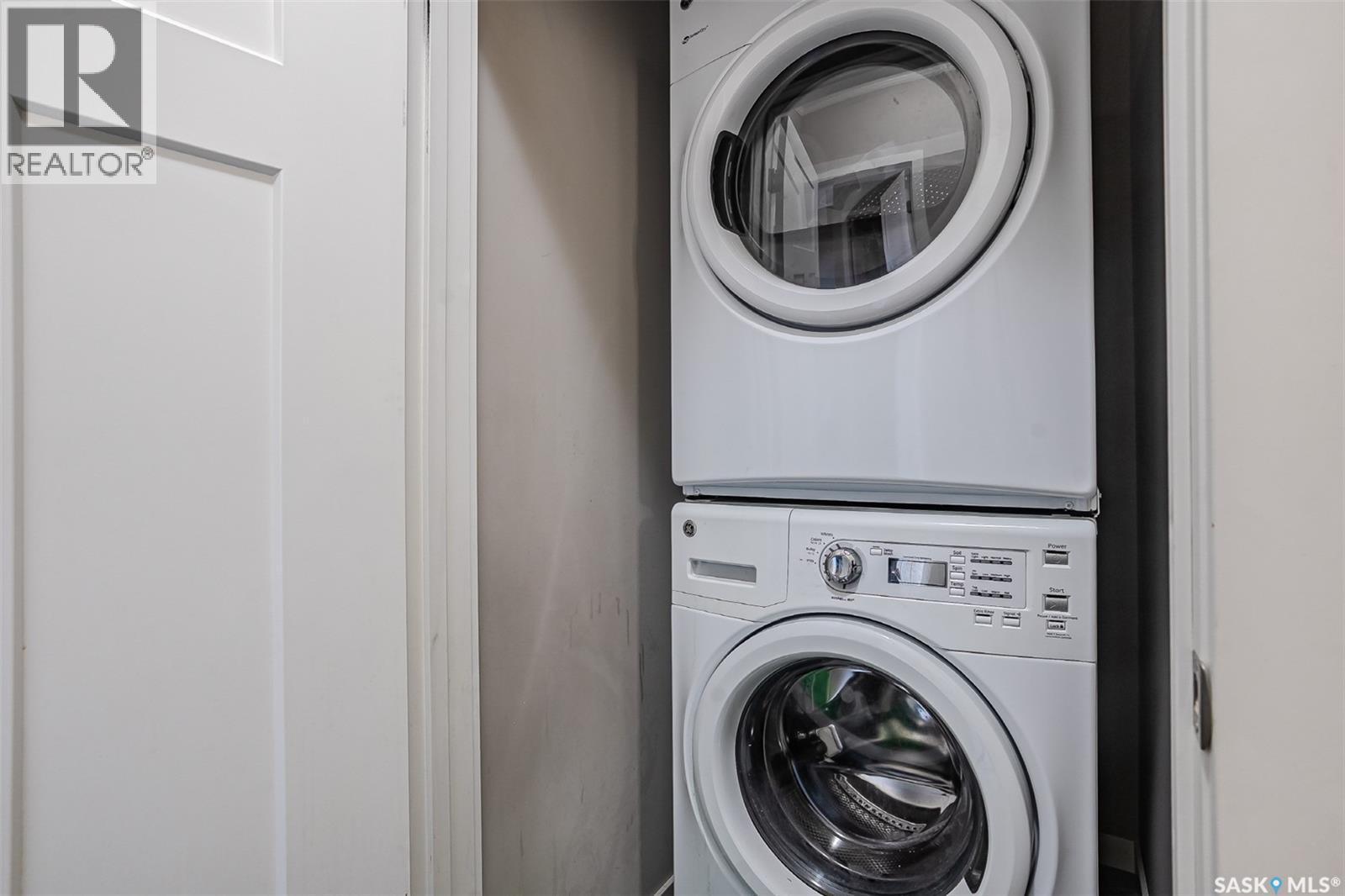 216 545 Hassard Close, Saskatoon, SK - Indoor Photo Showing Laundry Room