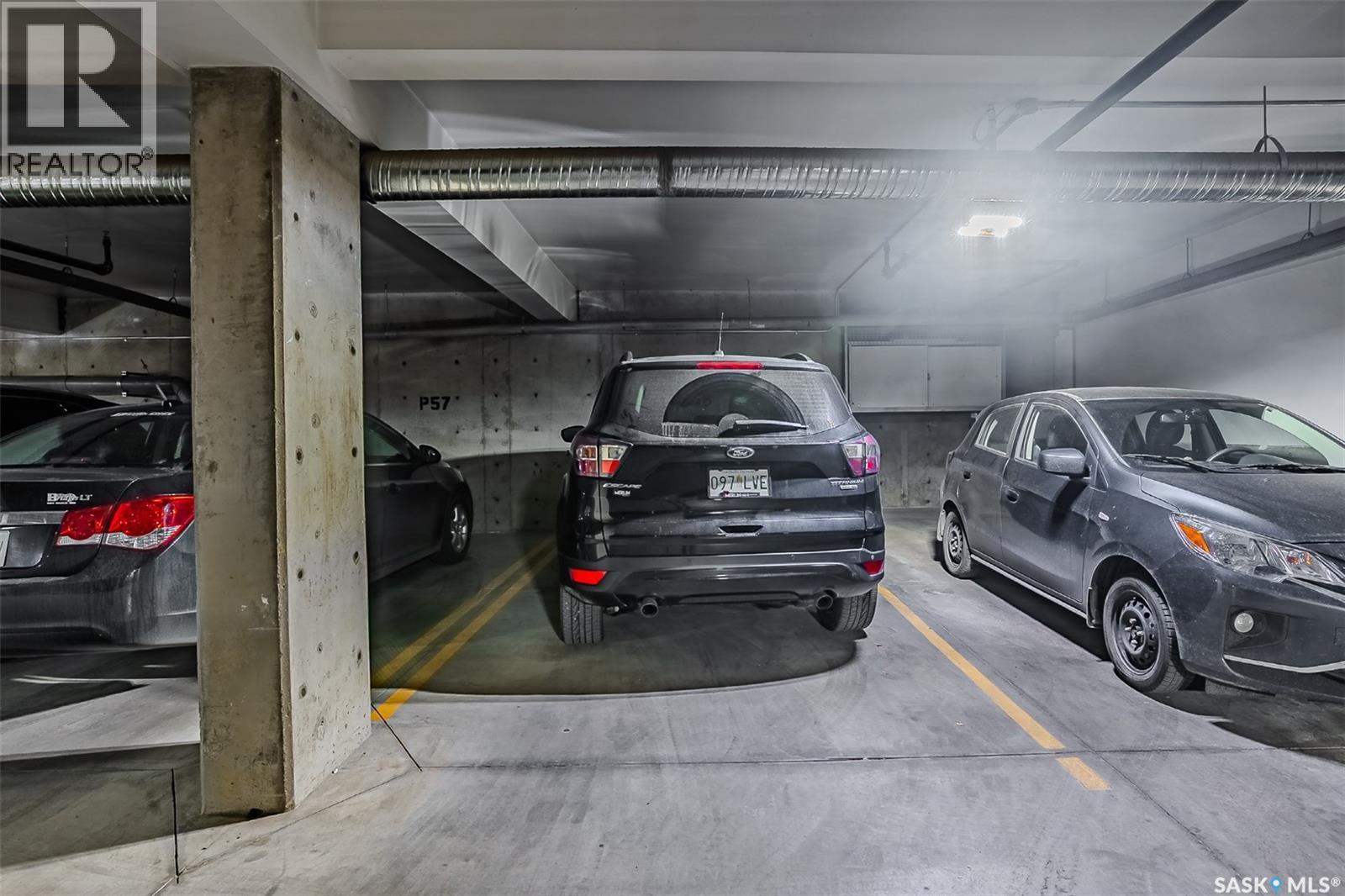 216 545 Hassard Close, Saskatoon, SK - Indoor Photo Showing Garage