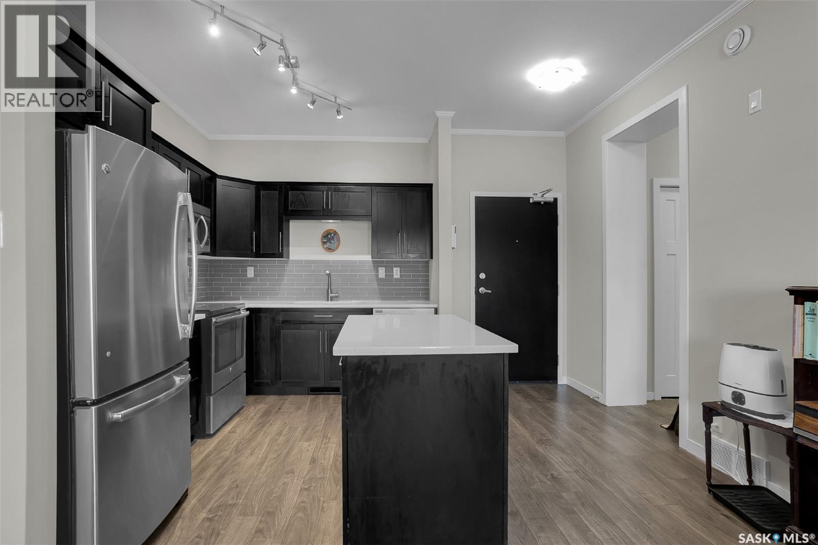 216 545 Hassard Close, Saskatoon, SK - Indoor Photo Showing Kitchen With Stainless Steel Kitchen