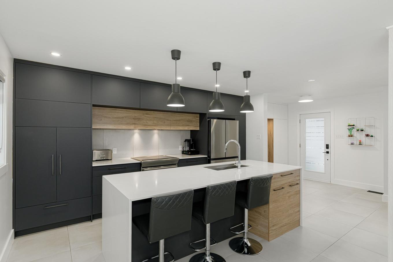 Overall view - 11621 Rue Du Seigle, Terrebonne (La Plaine), QC - Indoor Photo Showing Kitchen With Upgraded Kitchen