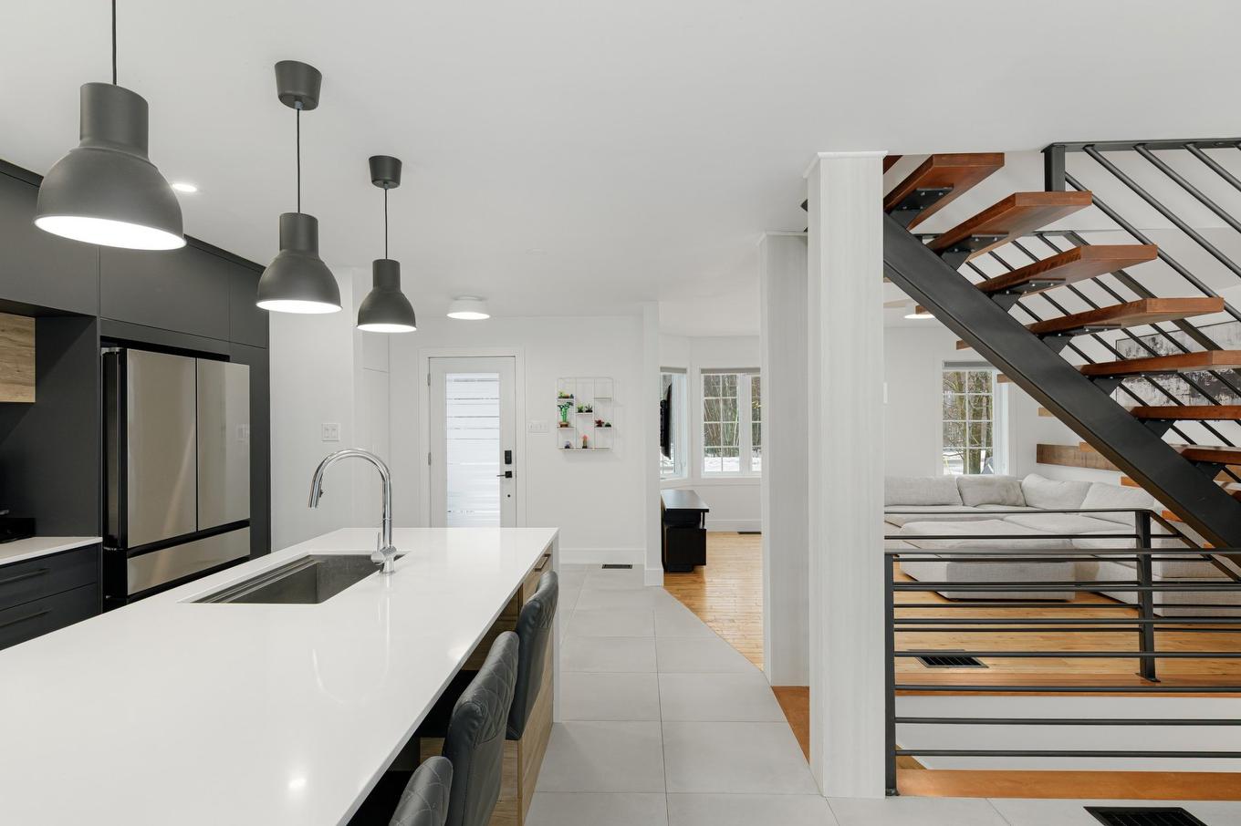 Overall view - 11621 Rue Du Seigle, Terrebonne (La Plaine), QC - Indoor Photo Showing Kitchen With Upgraded Kitchen