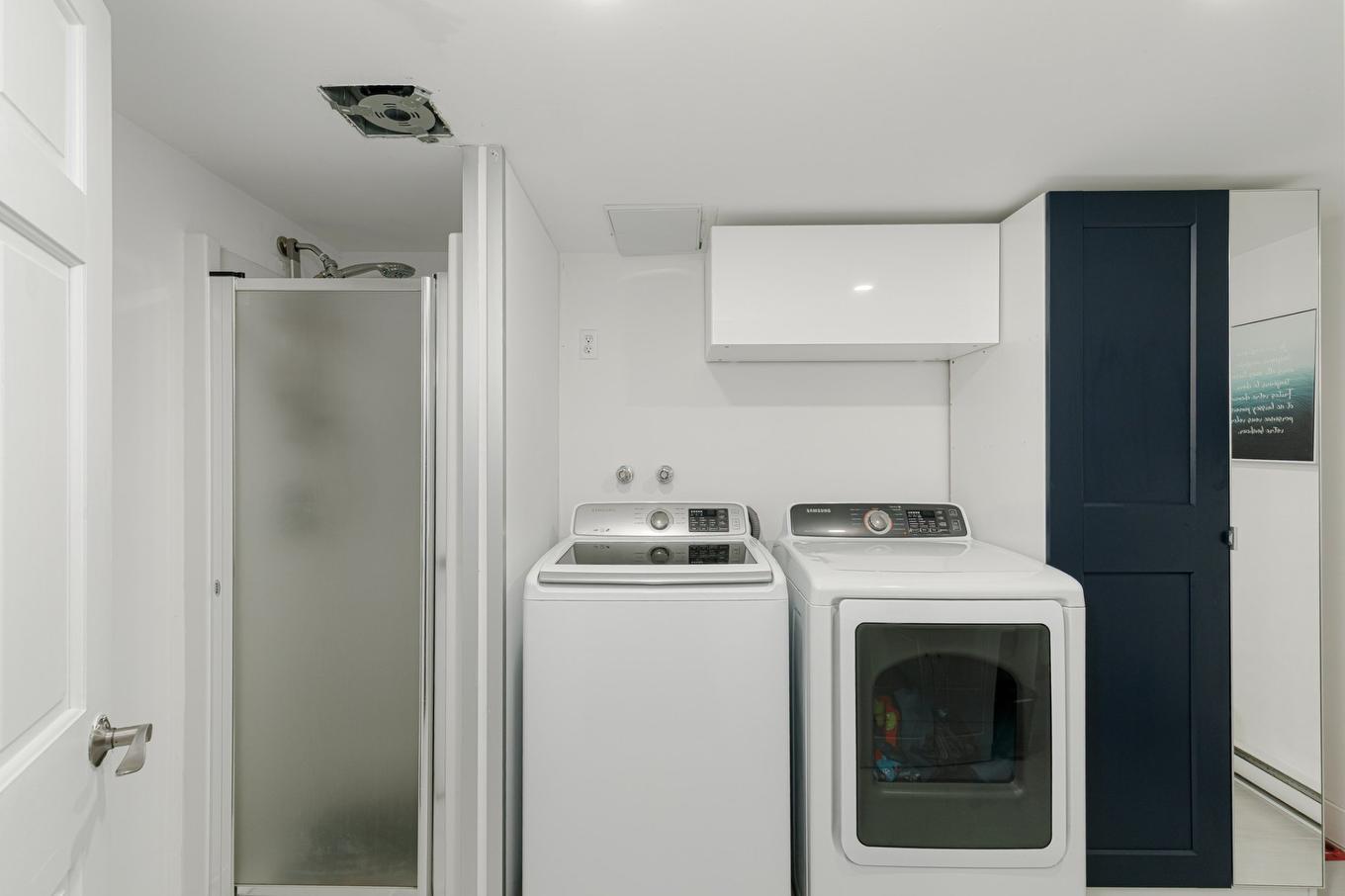 Bathroom - 11621 Rue Du Seigle, Terrebonne (La Plaine), QC - Indoor Photo Showing Laundry Room