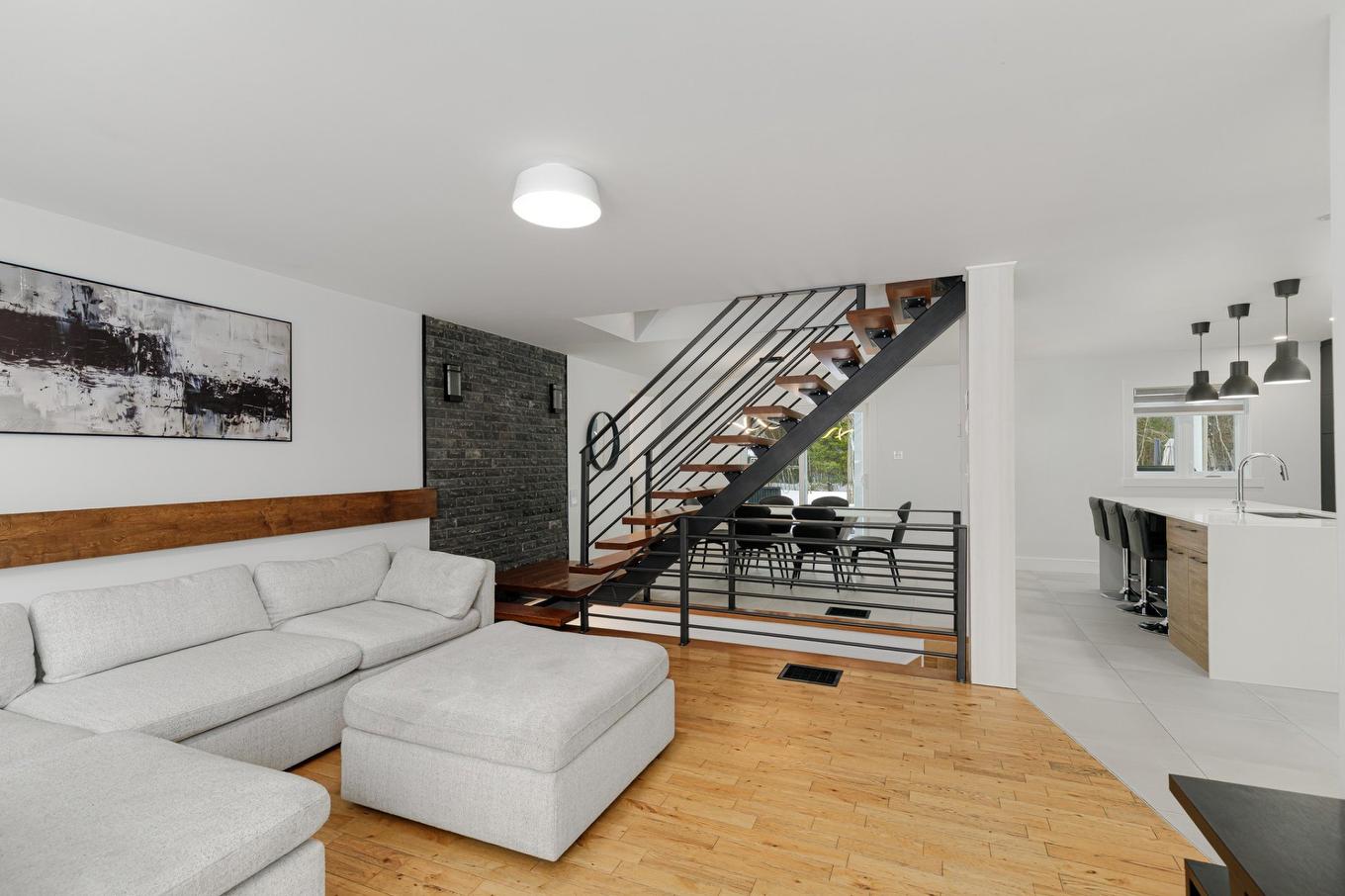 Living room - 11621 Rue Du Seigle, Terrebonne (La Plaine), QC - Indoor Photo Showing Living Room