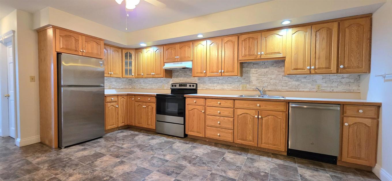 3 2-202 Euston, Charlottetown, PE