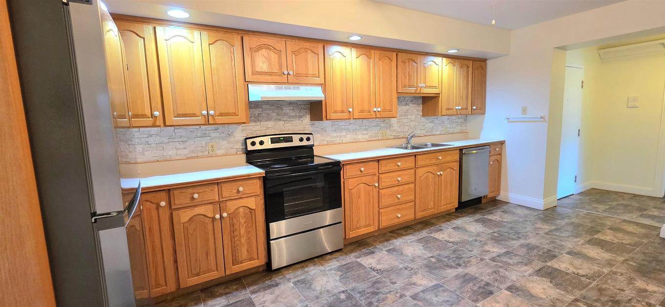 3 2-202 Euston, Charlottetown, PE