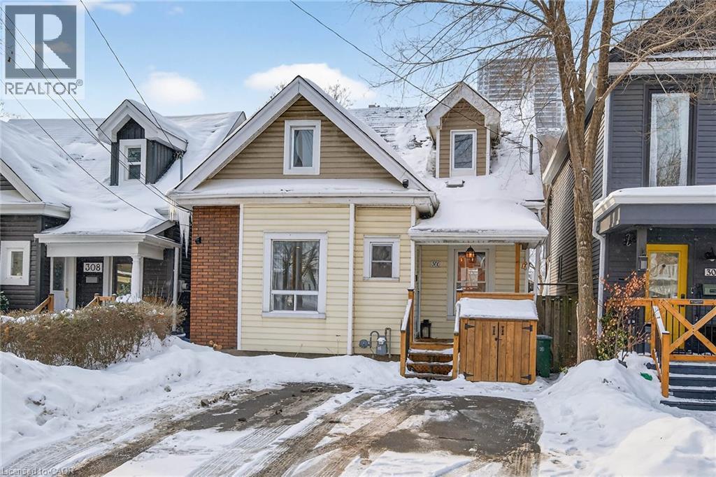306 Cumberland Avenue, Hamilton, ON - Outdoor With Facade