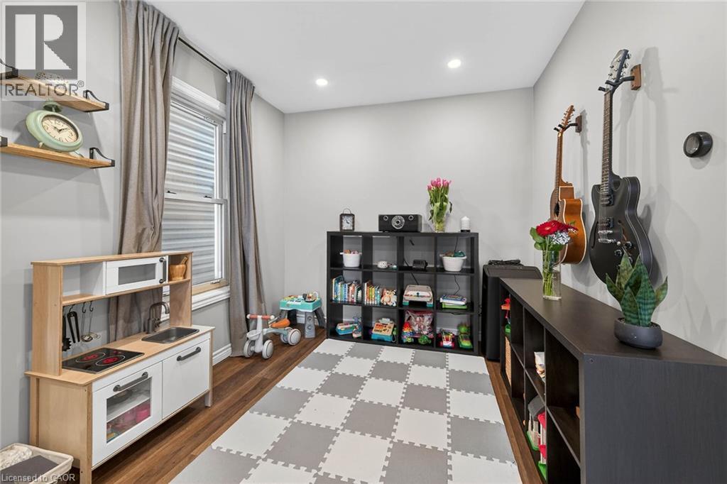 306 Cumberland Avenue, Hamilton, ON - Indoor