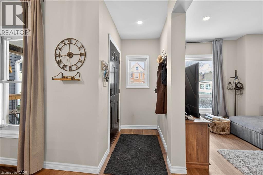 306 Cumberland Avenue, Hamilton, ON - Indoor Photo Showing Other Room