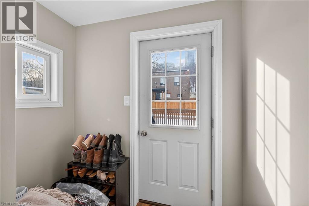 306 Cumberland Avenue, Hamilton, ON - Indoor