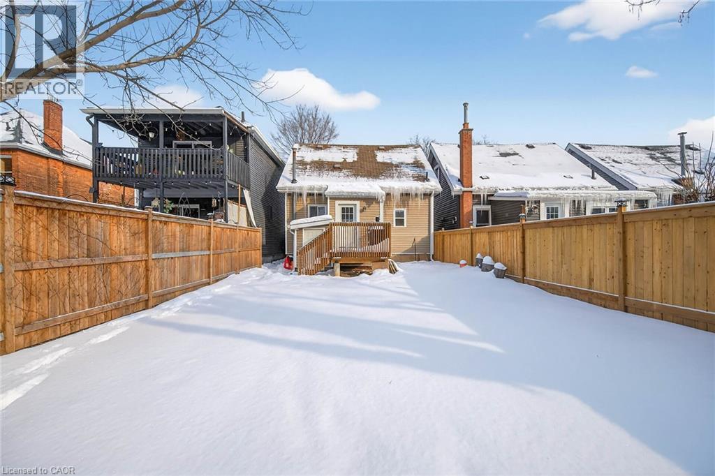 306 Cumberland Avenue, Hamilton, ON - Outdoor