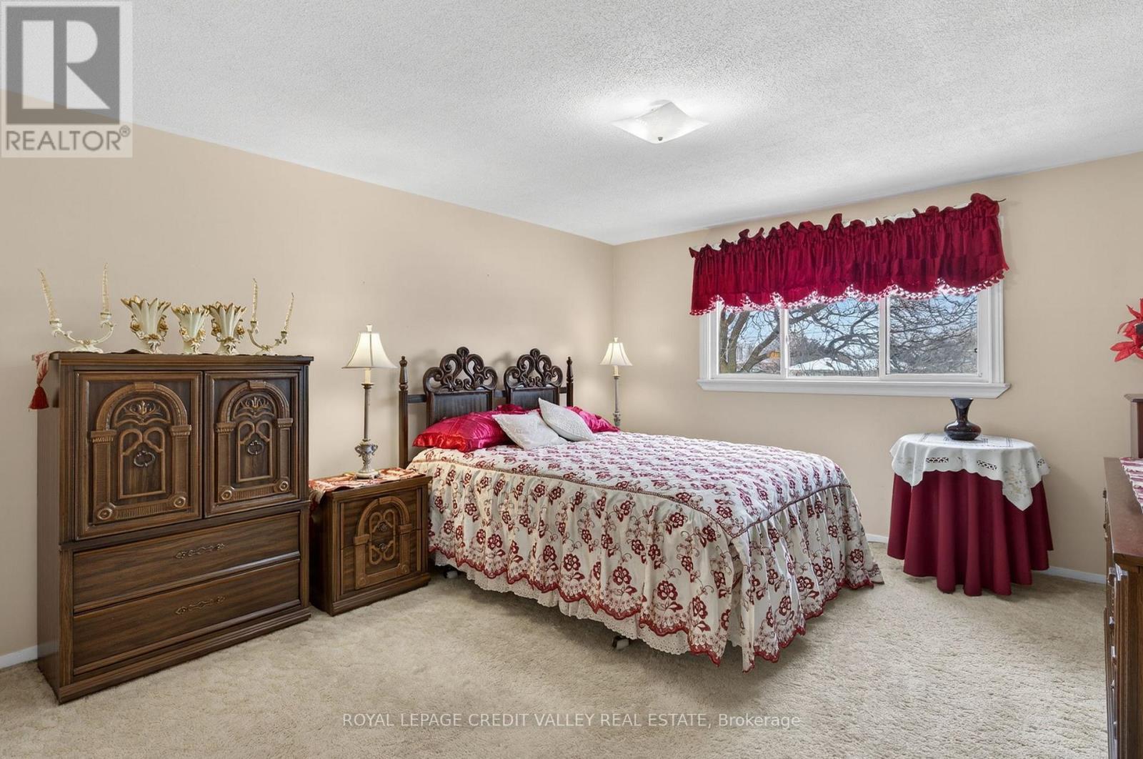 2305 Delkus Crescent, Mississauga, ON - Indoor Photo Showing Bedroom