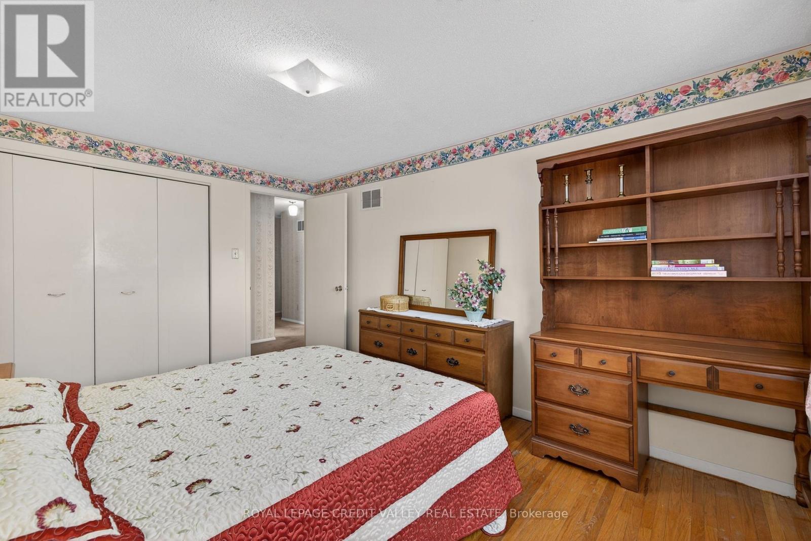 2305 Delkus Crescent, Mississauga, ON - Indoor Photo Showing Bedroom