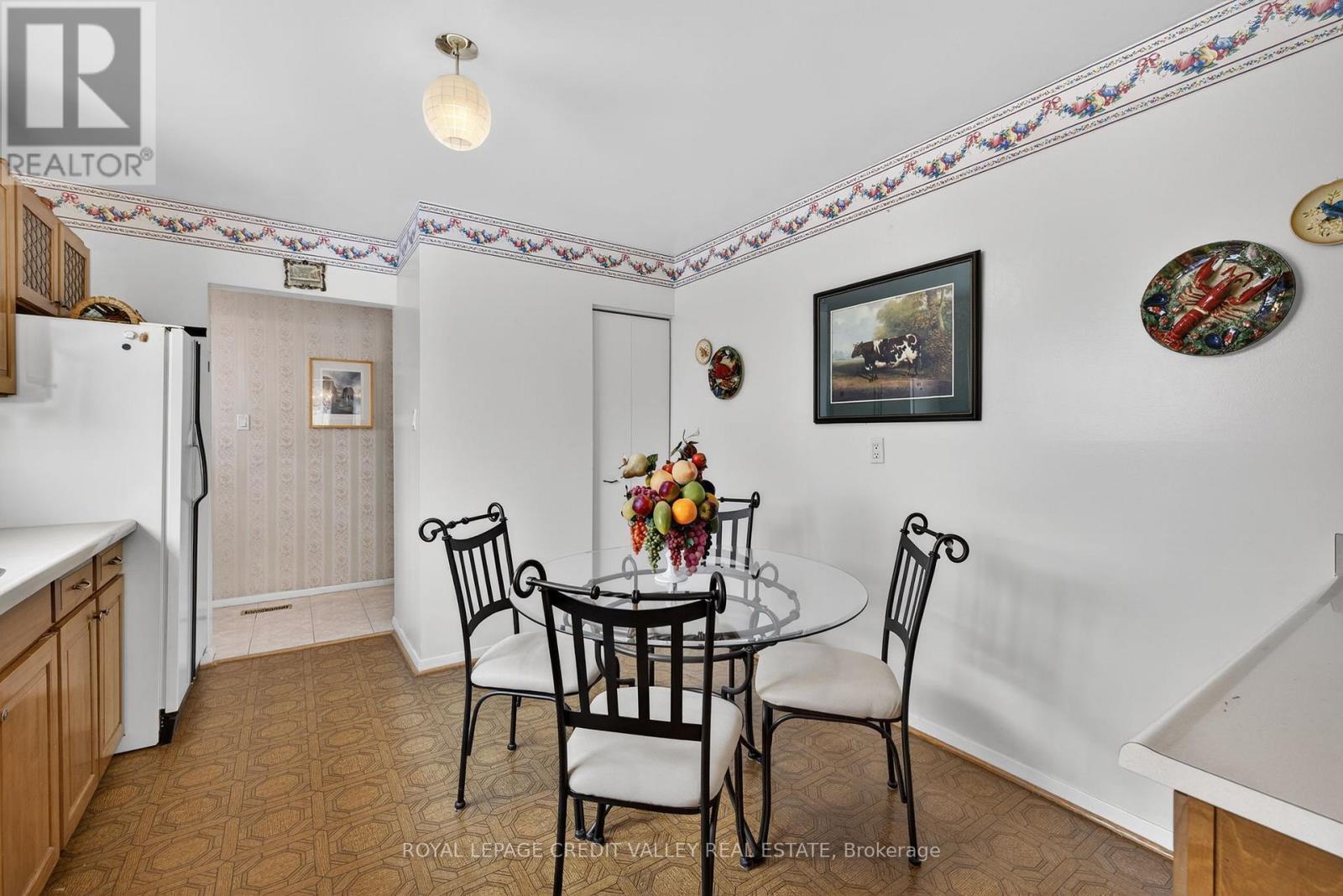2305 Delkus Crescent, Mississauga, ON - Indoor Photo Showing Dining Room