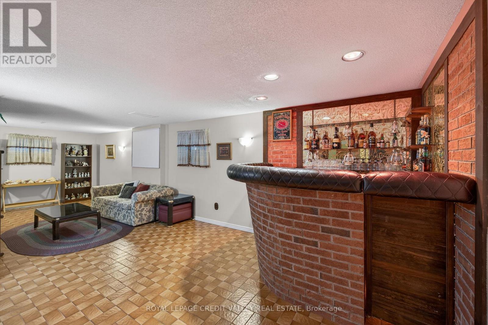 2305 Delkus Crescent, Mississauga, ON - Indoor