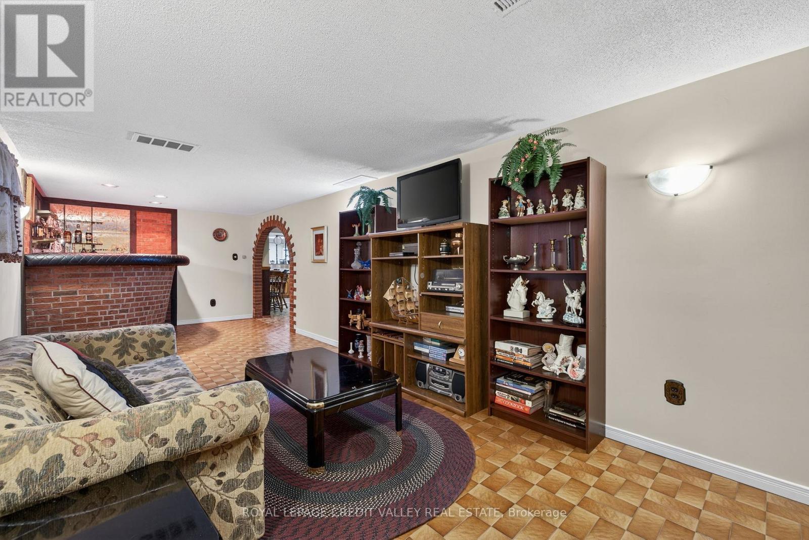 2305 Delkus Crescent, Mississauga, ON - Indoor