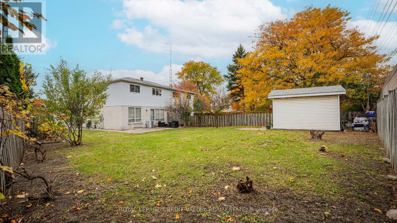 2305 Delkus Crescent, Mississauga, ON - Outdoor