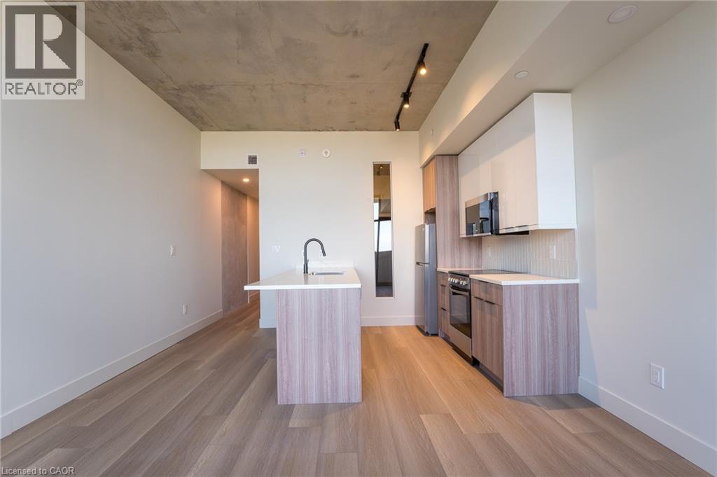24 Augusta Street Unit# 607, Hamilton, ON - Indoor Photo Showing Kitchen