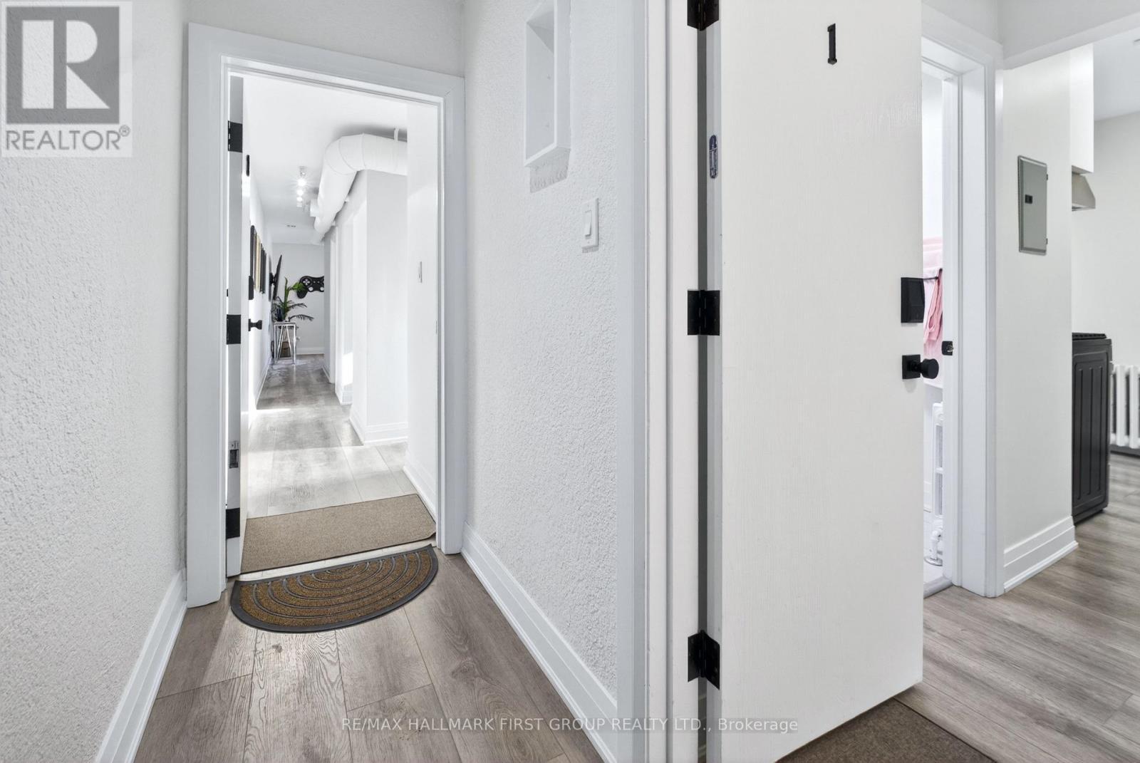 267 Lakeshore Road E, Mississauga, ON