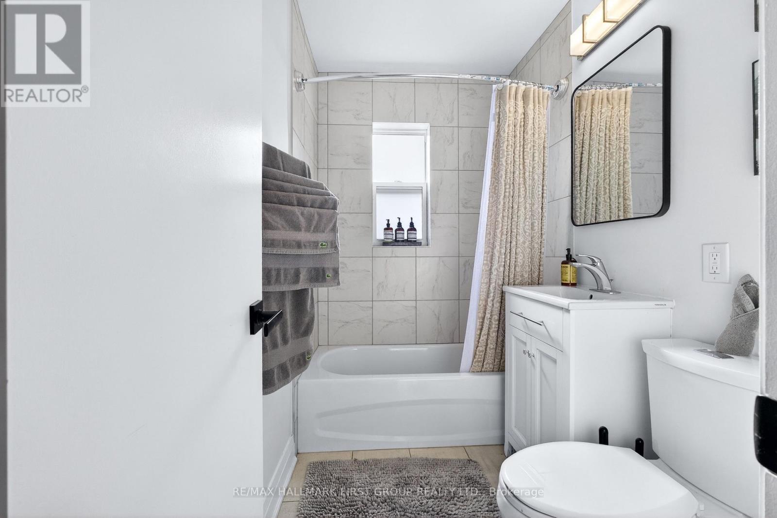 267 Lakeshore Road E, Mississauga, ON