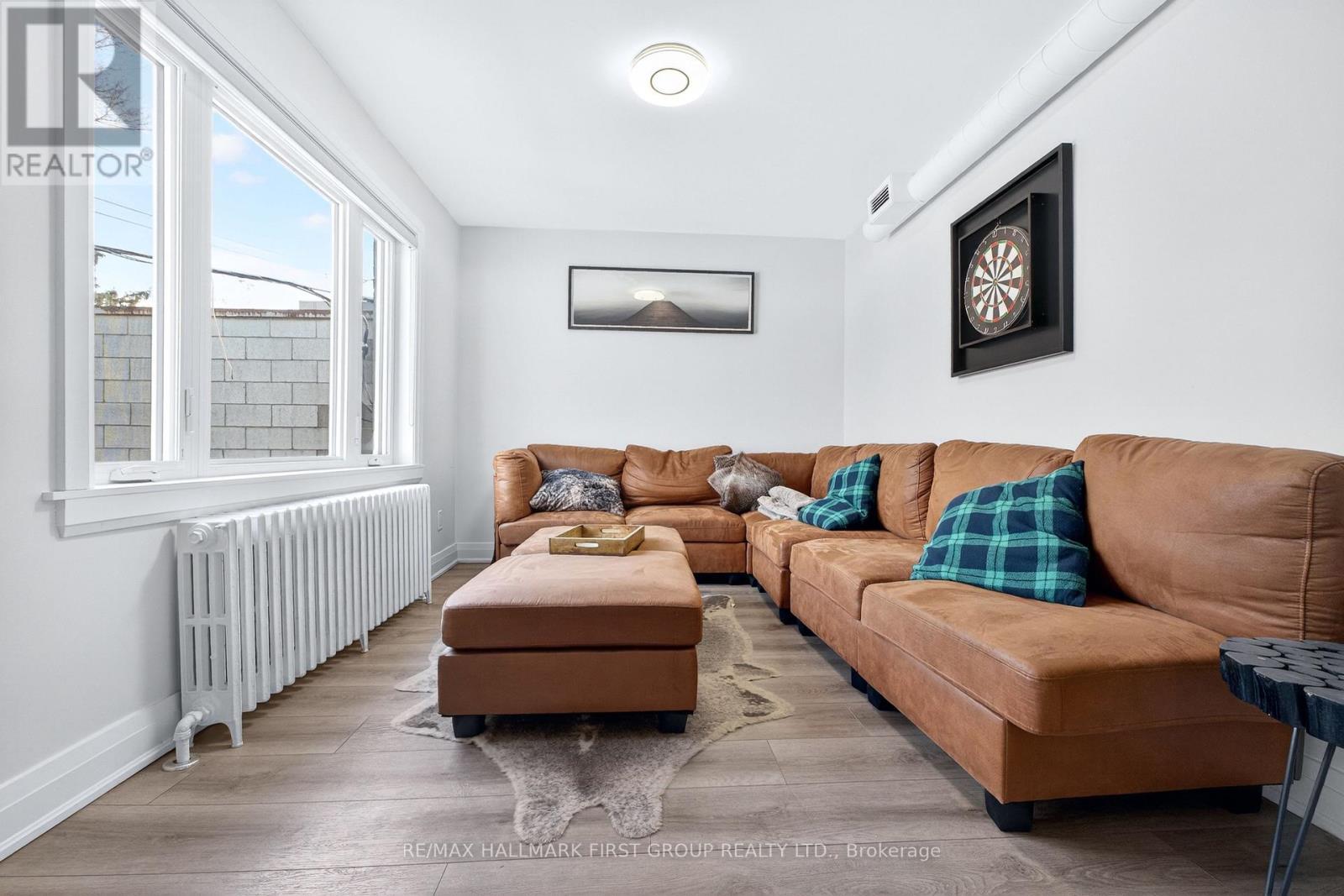 267 Lakeshore Road E, Mississauga, ON