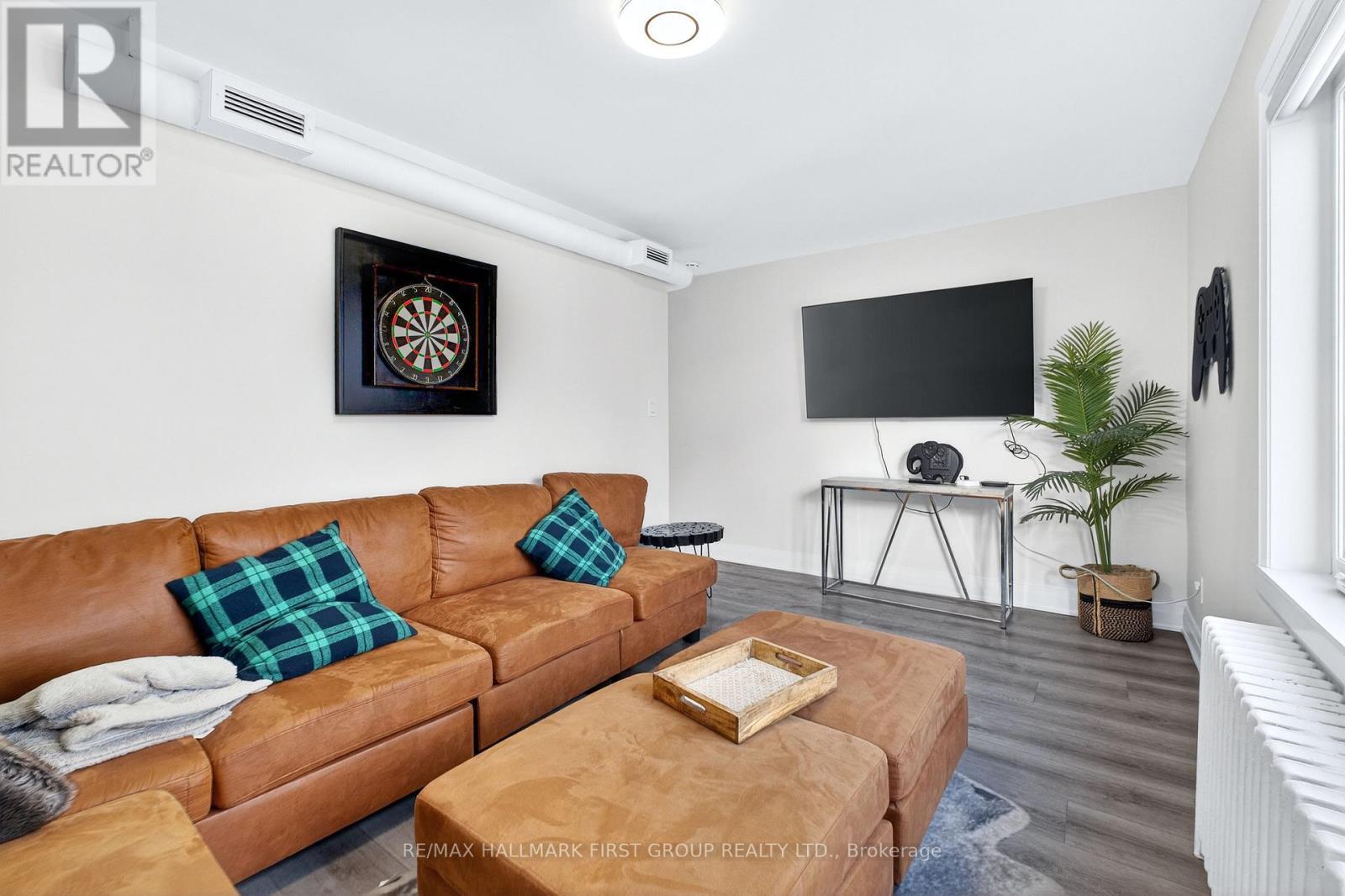 267 Lakeshore Road E, Mississauga, ON