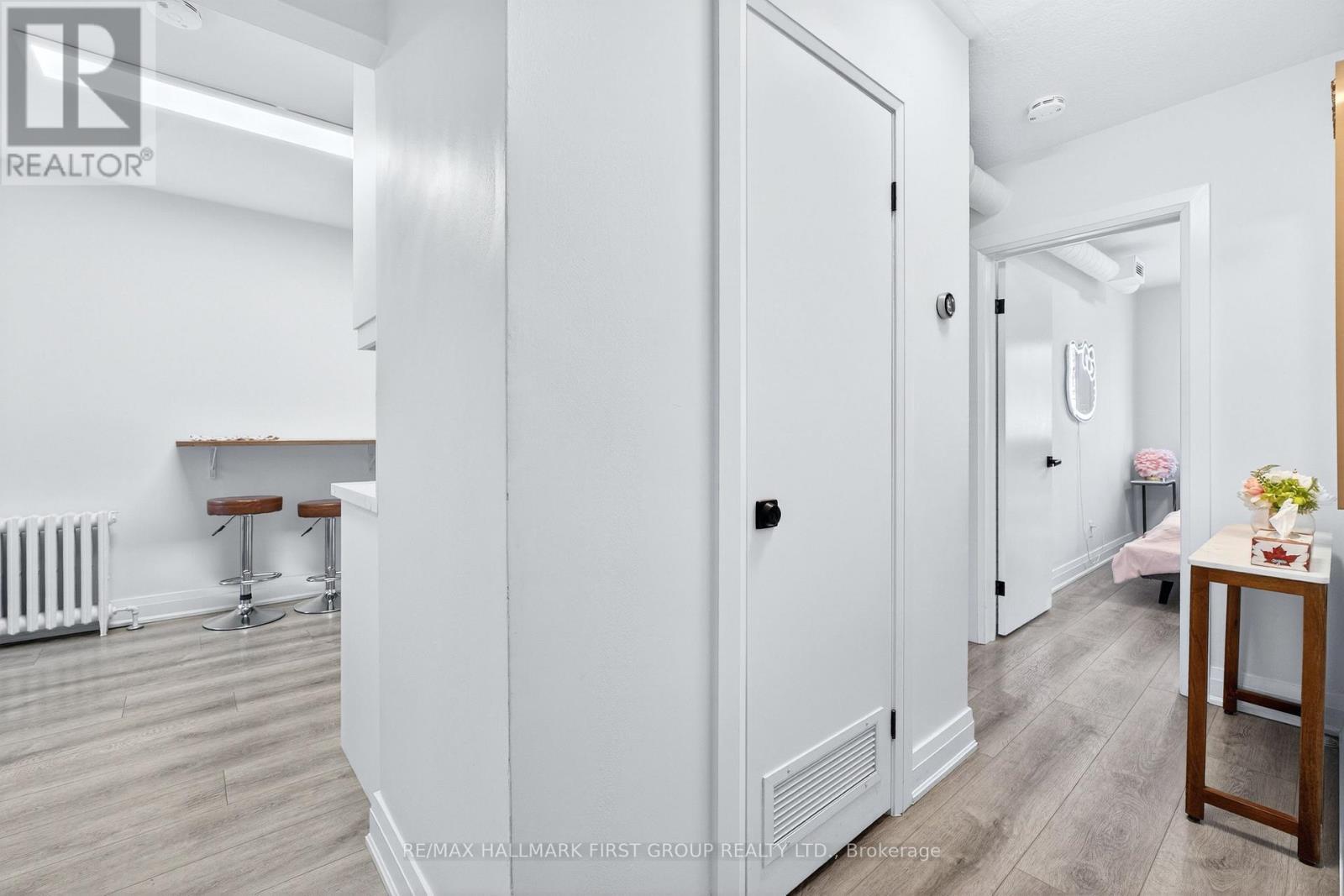 267 Lakeshore Road E, Mississauga, ON