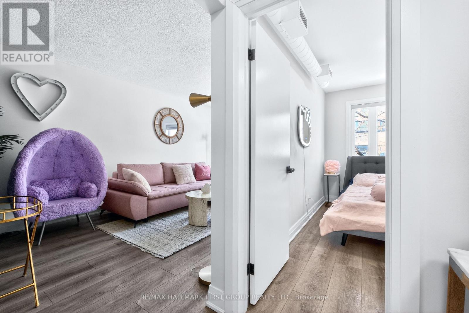 267 Lakeshore Road E, Mississauga, ON