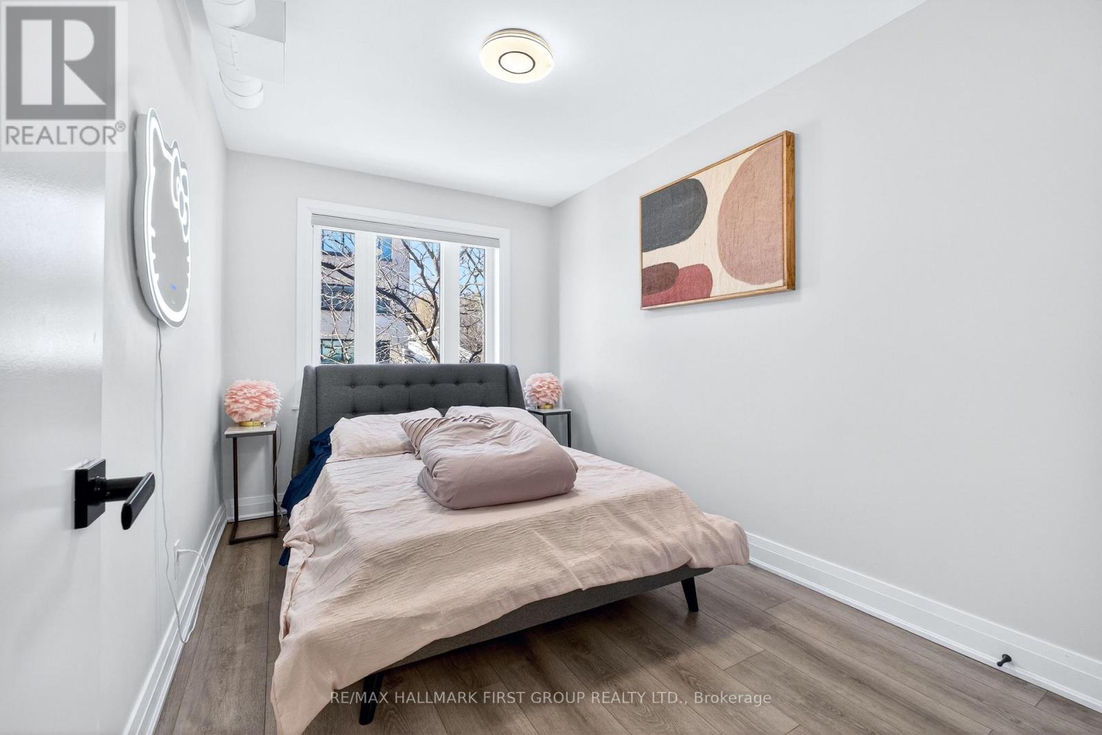 267 Lakeshore Road E, Mississauga, ON