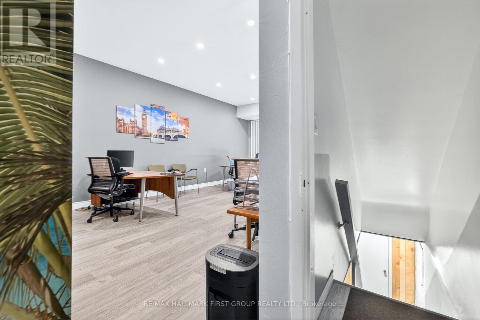 267 Lakeshore Road E, Mississauga, ON