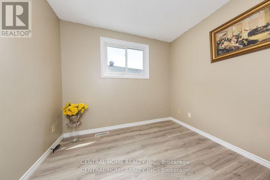 92 Pinemeadow Crescent, Waterloo, ON - Indoor Photo Showing Other Room