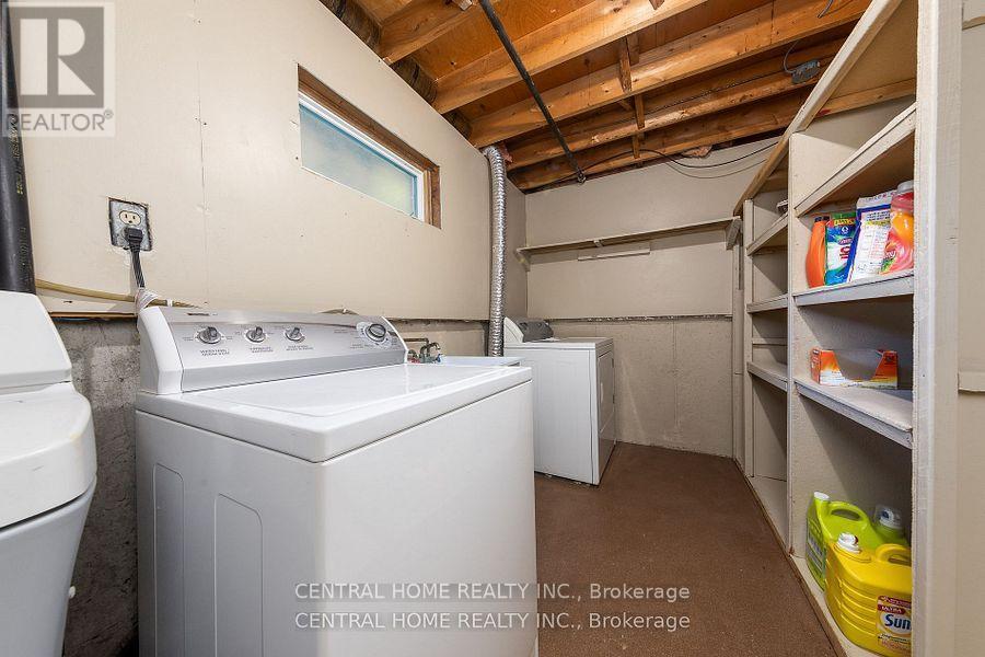 92 Pinemeadow Crescent, Waterloo, ON - Indoor Photo Showing Laundry Room