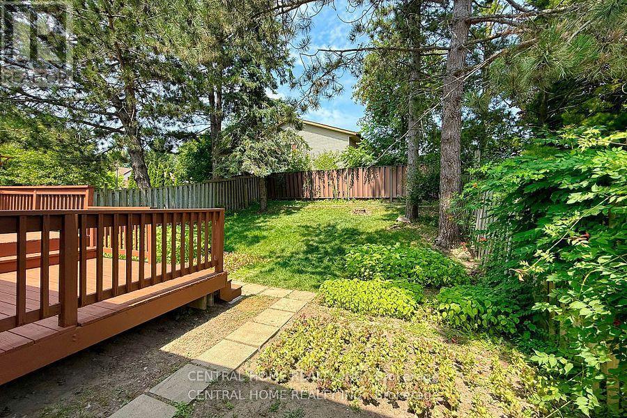 92 Pinemeadow Crescent, Waterloo, ON - Outdoor