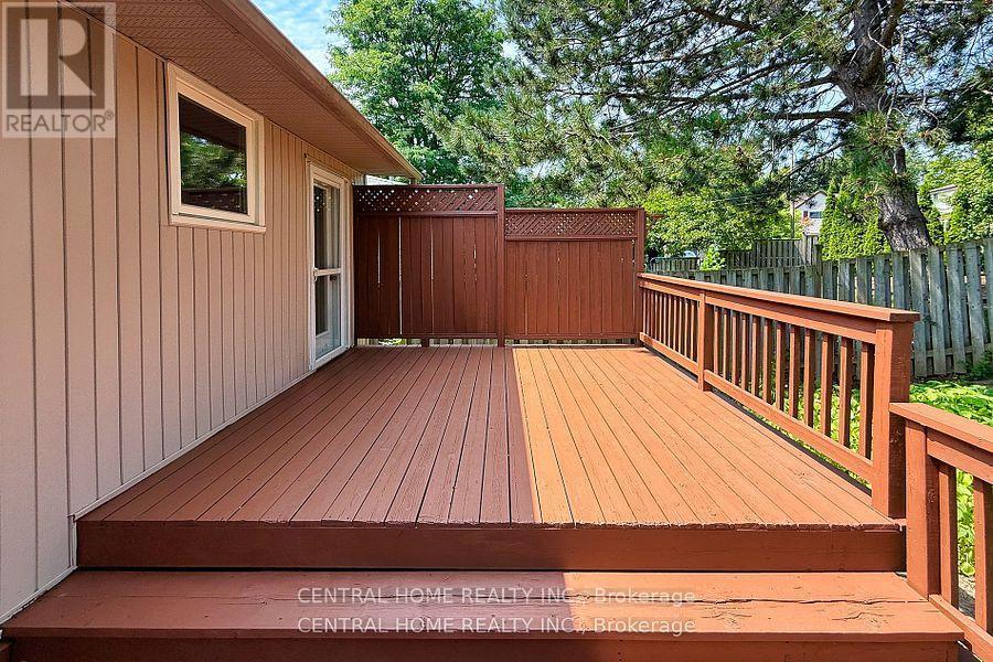 92 Pinemeadow Crescent, Waterloo, ON - Outdoor With Deck Patio Veranda With Exterior
