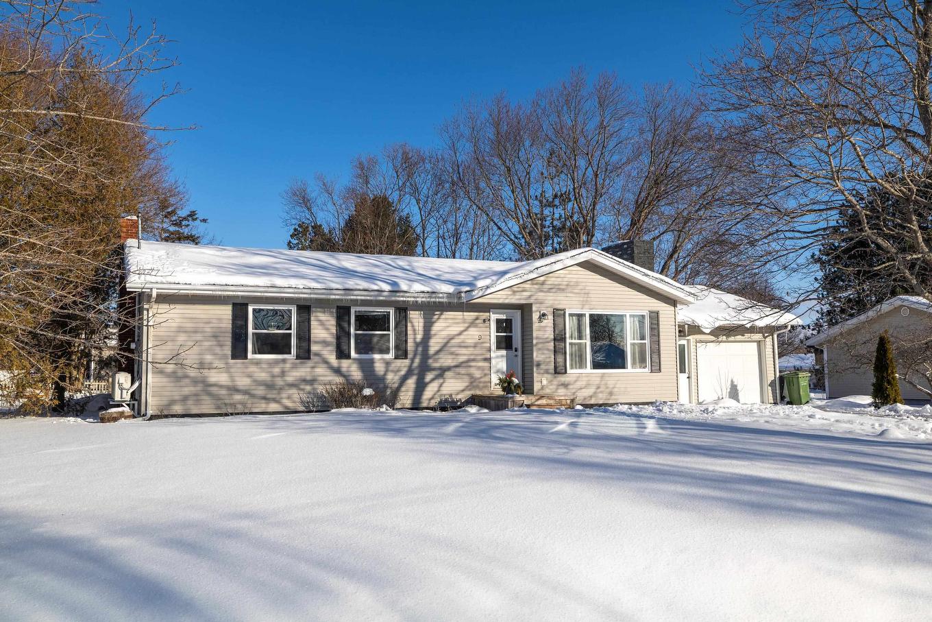 9 Eliot Drive, Cornwall, PE