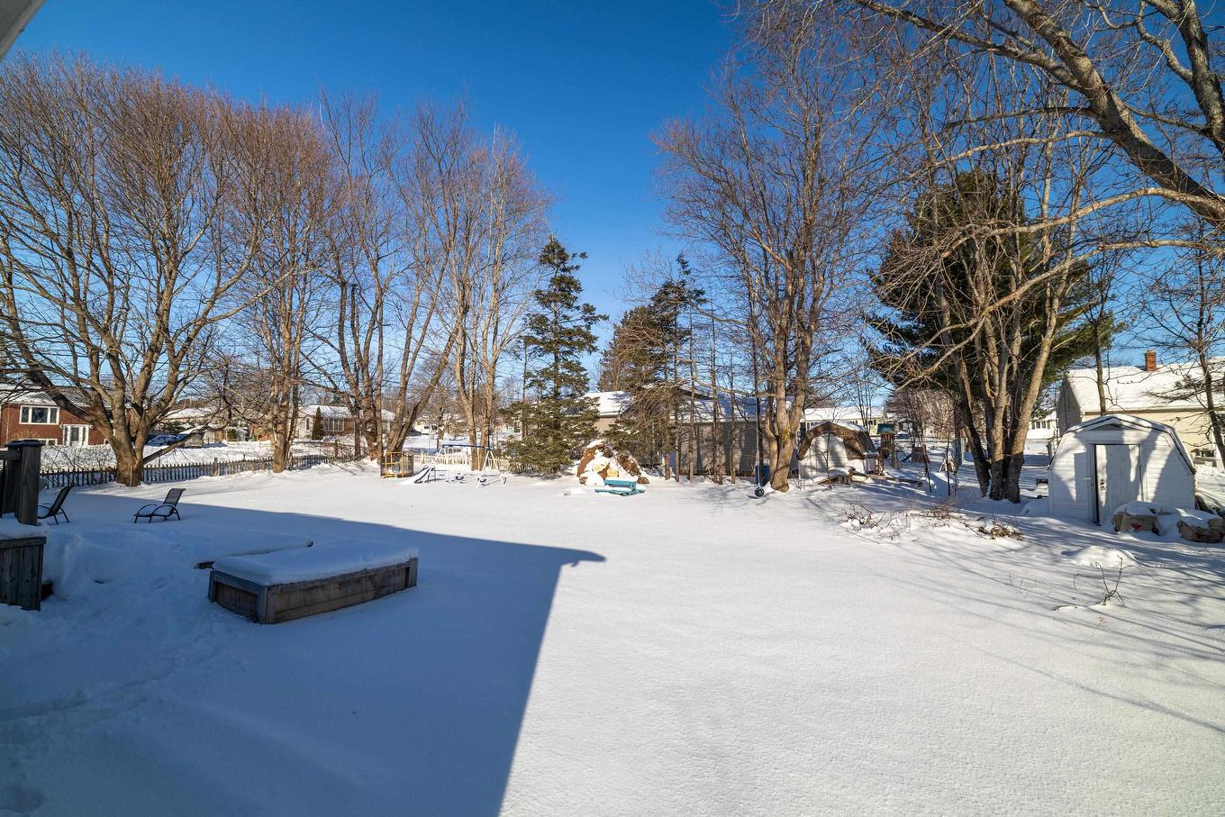 9 Eliot Drive, Cornwall, PE